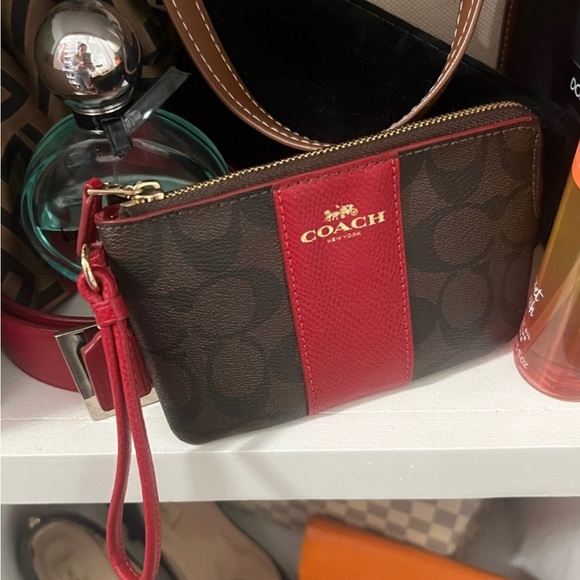 Coach Handbags - Coach wristlet like new condition